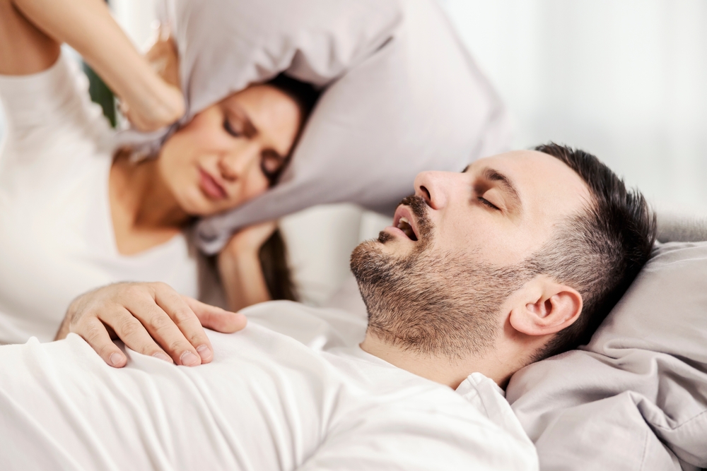 נחירות – איך הן נגרמות ומהם דרכי הטיפול?